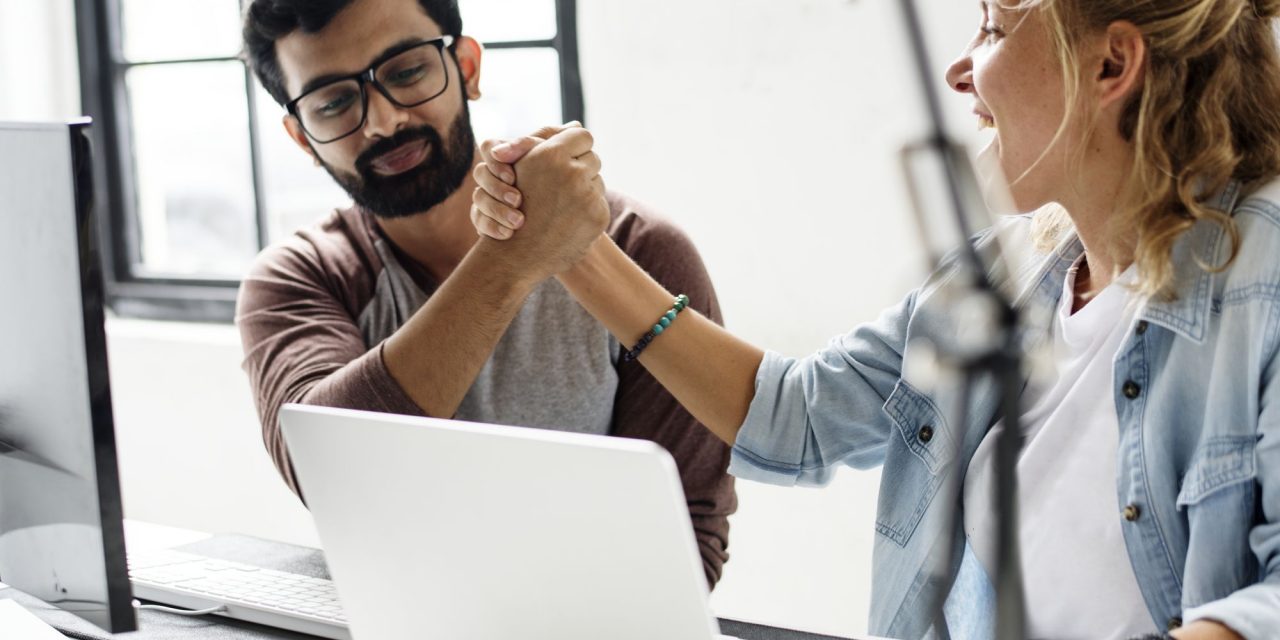 Como Deve Se Comportar O Funcionario Fora Da Empresa