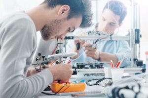 Engenharia Elétrica ou Mecânica? Tire suas dúvidas!